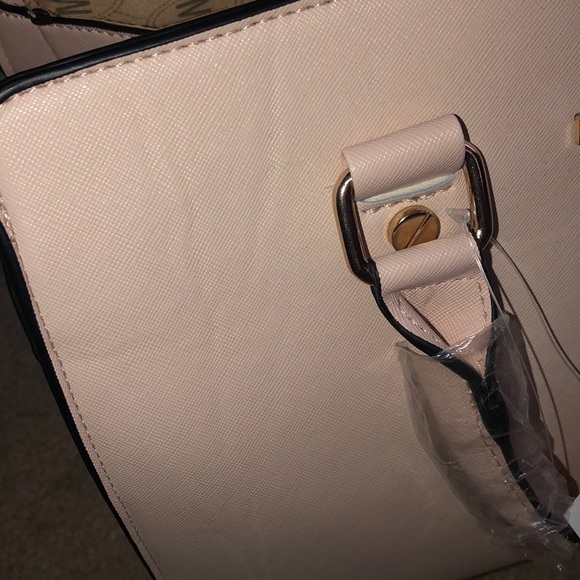 BNWT purse - Picture 6 of 7